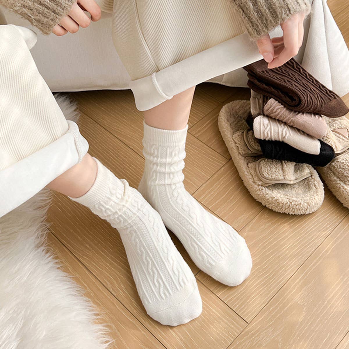 Cashmere Crew Socks - Image 10