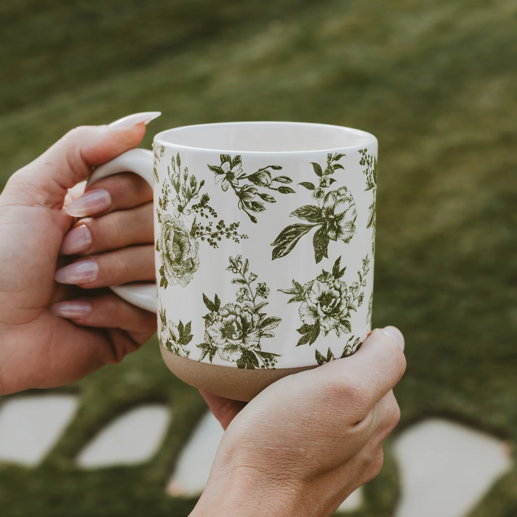 Green Delft Stoneware Mug - Image 2
