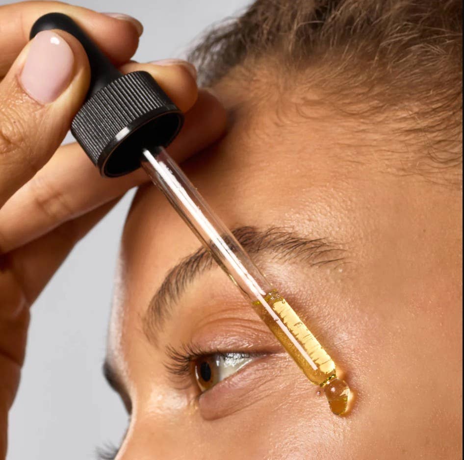 Hydrating Dermaplane Oil - Image 3