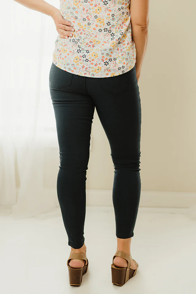 Hyperstretch Skinny Jeans - Image 40