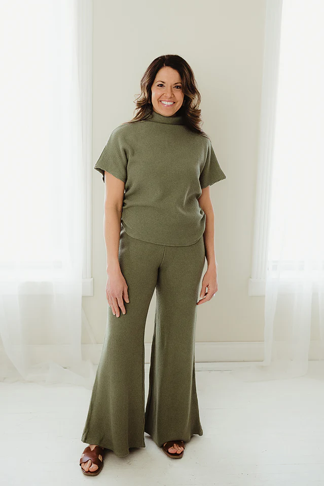 Light Olive Chic Comfort Set