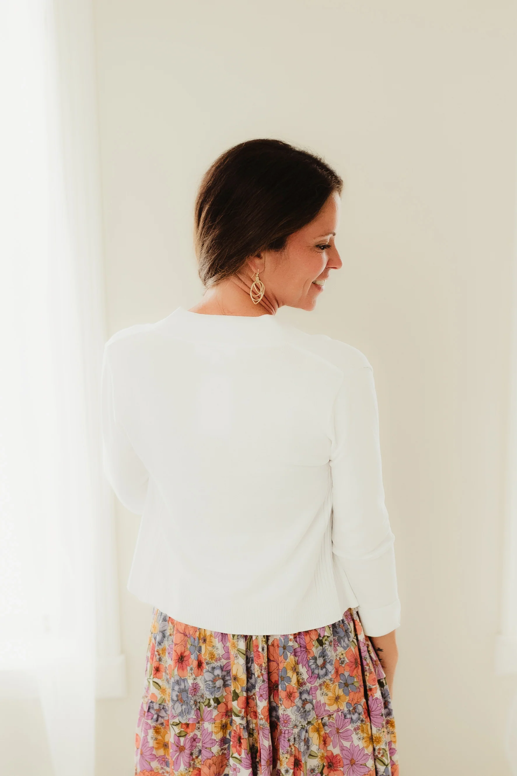 White Femme Fit Cardi - Image 3