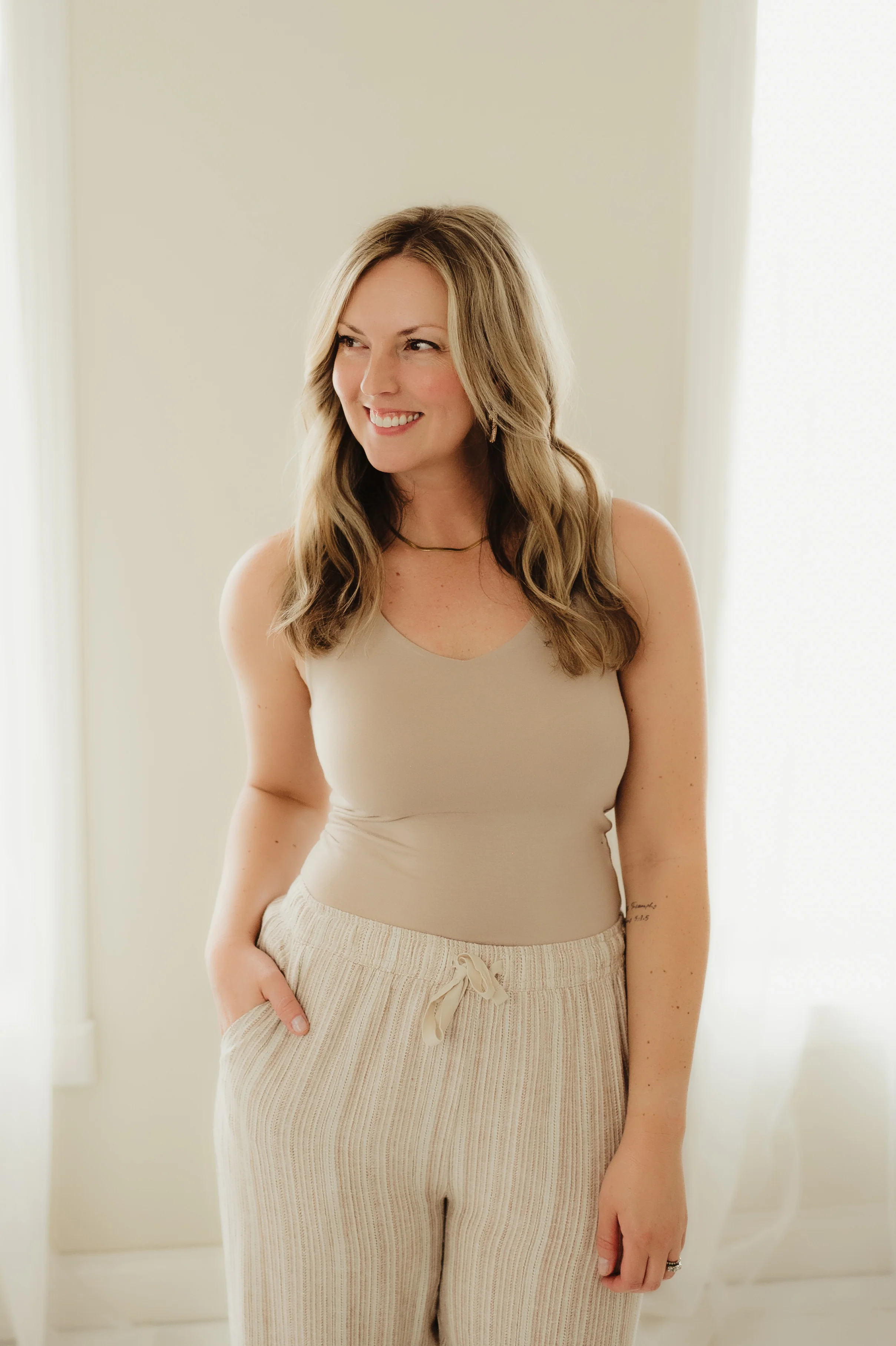 Ash Mocha Polished Fit V-Neck Tank